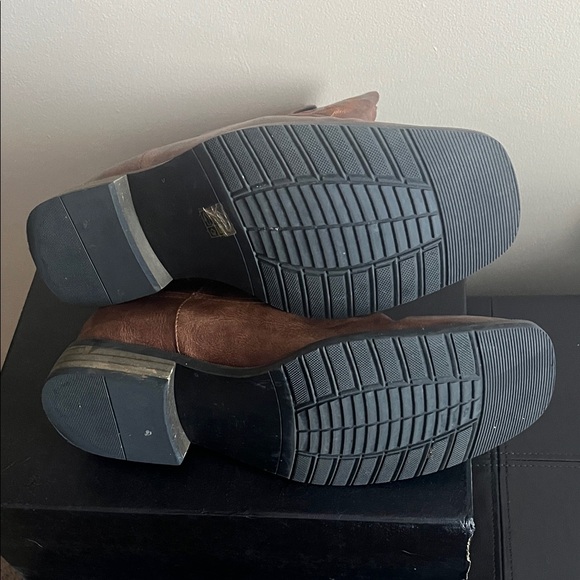 Men's Brown Western Boots - Picture 10 of 11